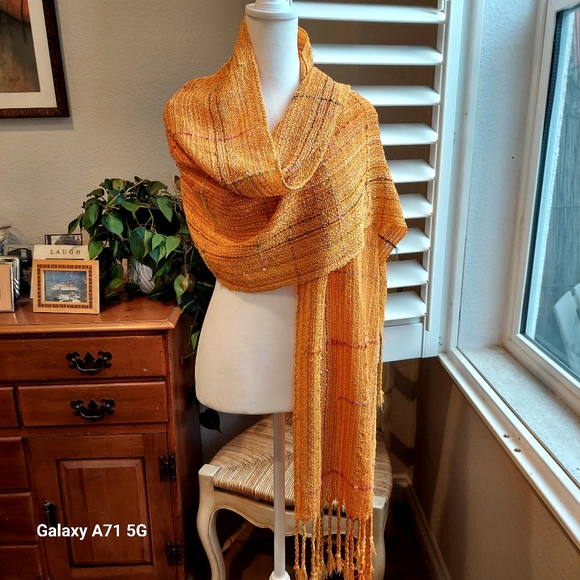 Hand Woven Shawl Wrap in Sunshine Burst Color OS - Picture 4 of 16